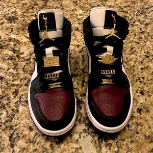 Women’s Jordan 1 Mid ‘Gold Pendants’